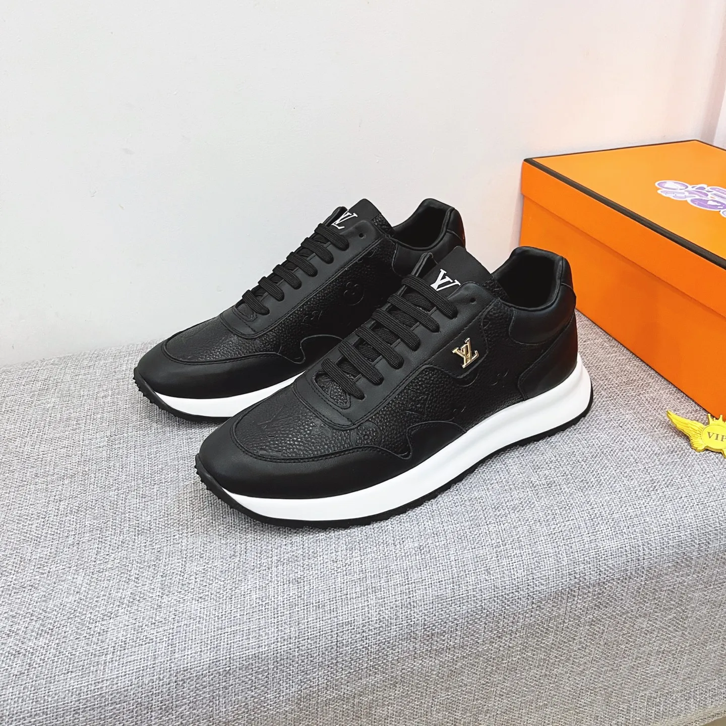 Men's shoes 💰 460💰【LV】🔥Louis Vuitton, high-end men's shoes brand official website 1:1 latest masterpiece: uppers are made of Italian imported first-layer cowhide with comfortable and breathable lining➕original non-slip and wear-resistant outsole🔥, making walking more convenient and comfortable! An exclusive new model, a stunning work, a beautiful 1:1 replica [color] compared to the official quality! Create a fashionable personality to set off your uniqueness! A must-have for trendy men! Classic🔥Size: 38-44 Color: 🔥Multiple colors available🔥.